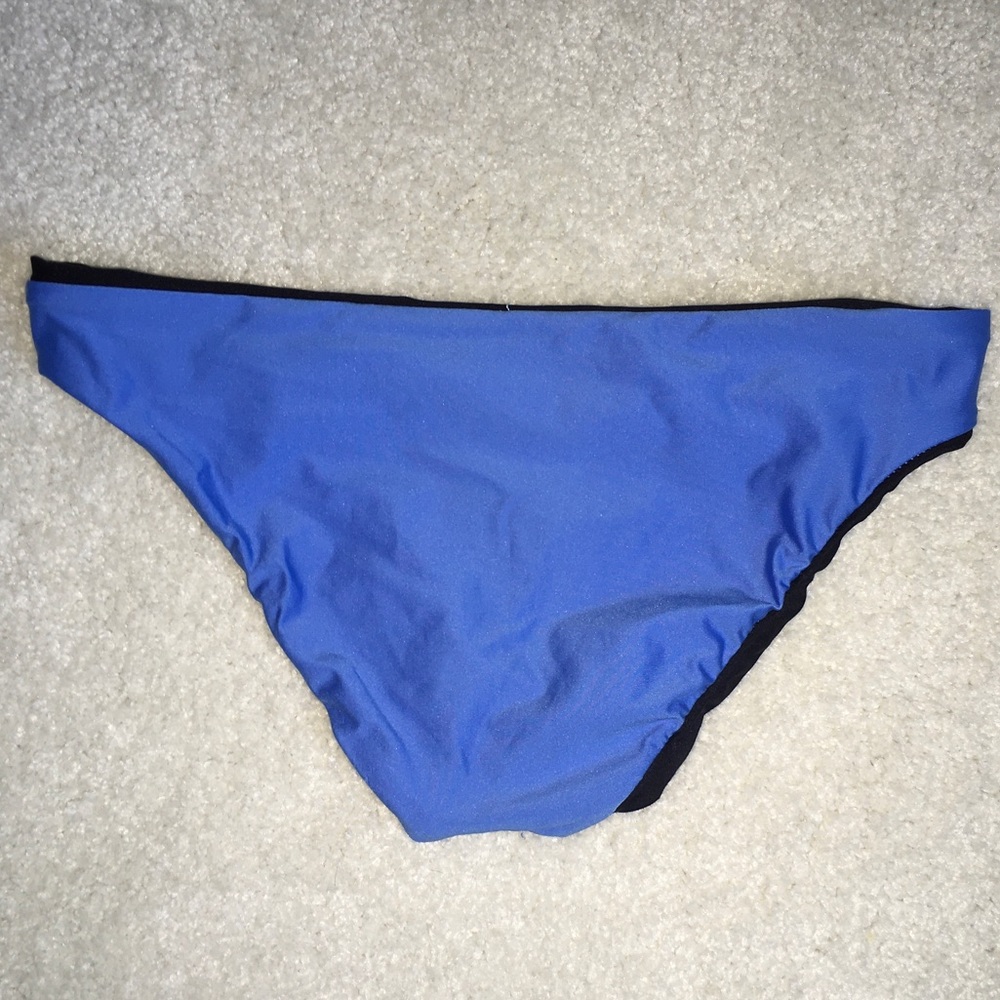 Reversible bikini bottom! - Picture 4 of 4